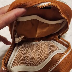 Thread crossbody